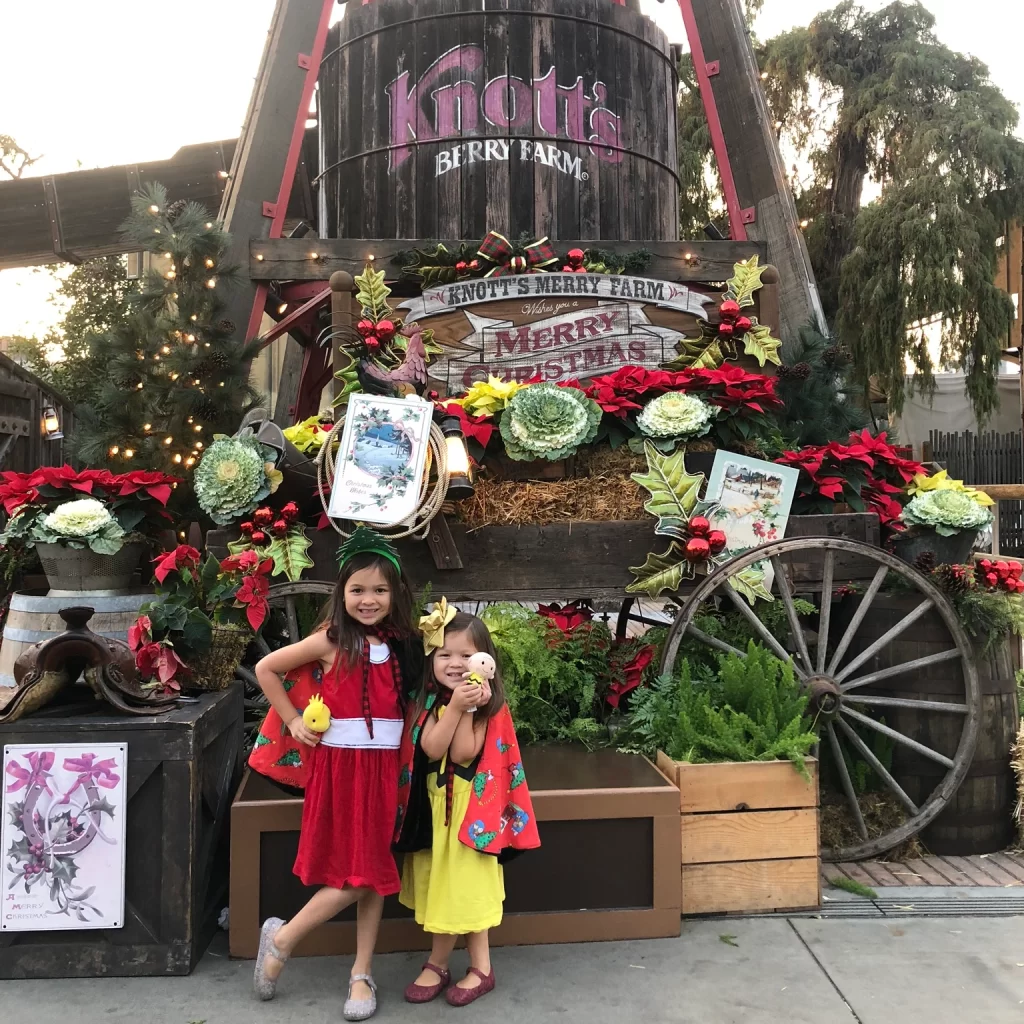 Knott's Berry Farm Christmas Crafts Village