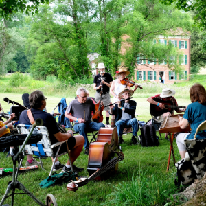 Music in the Valley Folk & Wine Festival